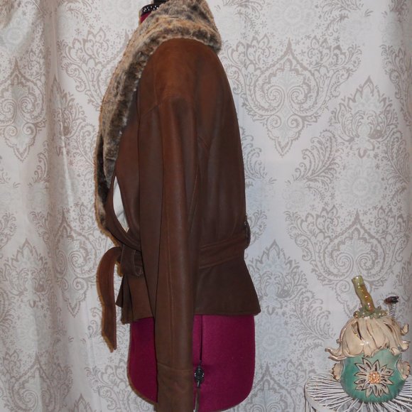 Lone Pine S Brown Leather Belted Bomber Jacket - Picture 3 of 14